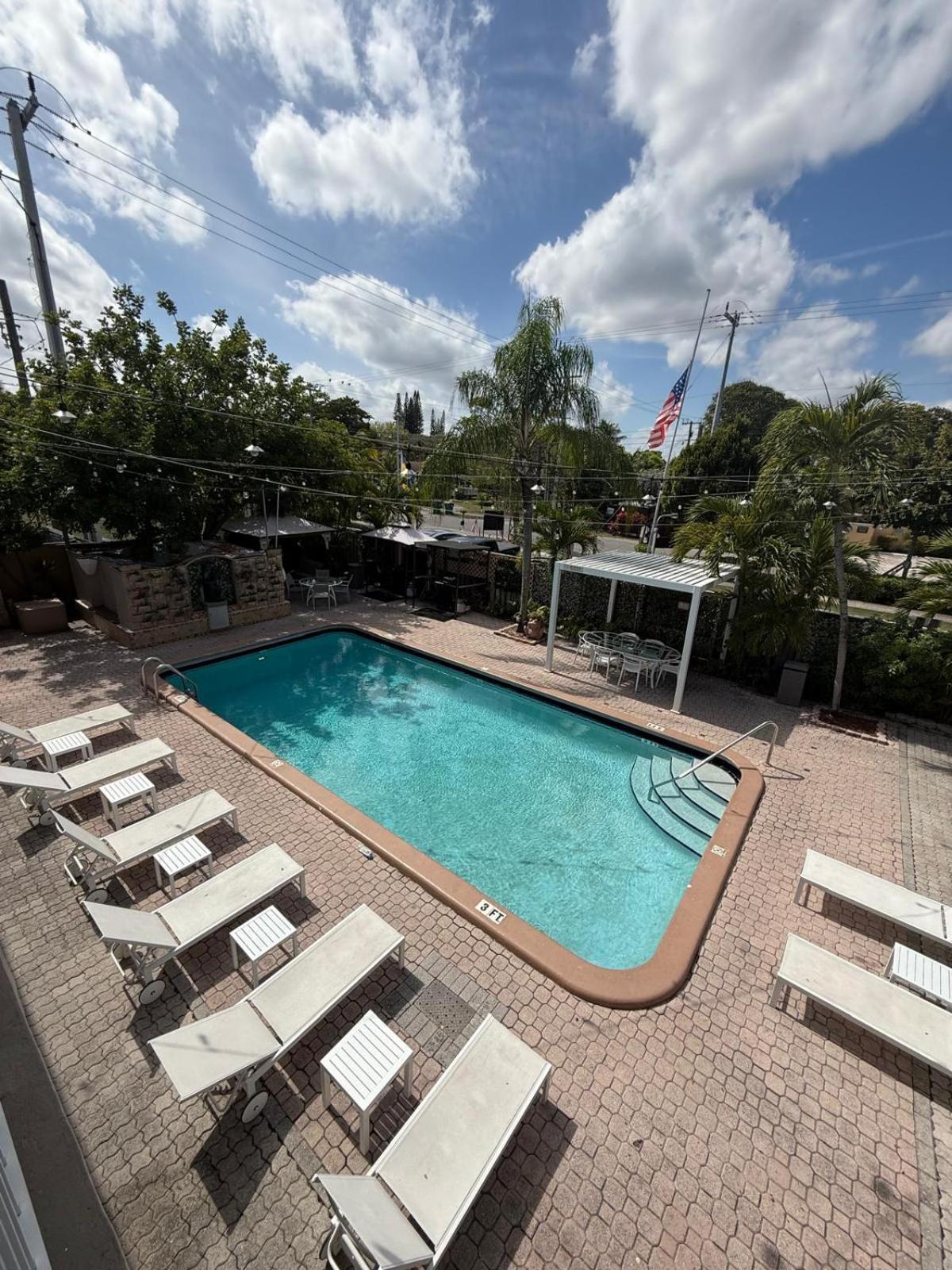 Sheridan Guesthouse ดาเนียบีช ภายนอก รูปภาพ