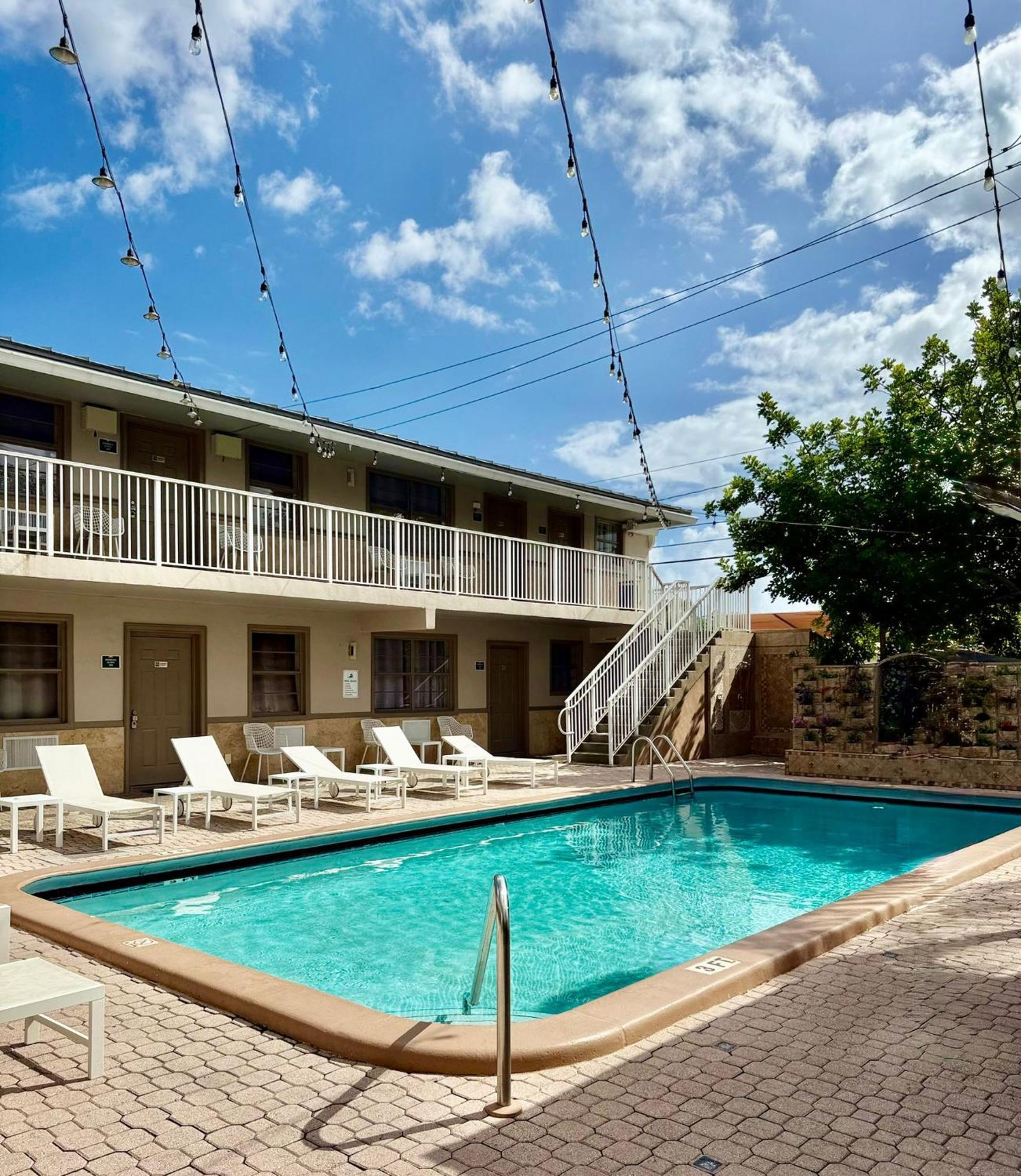 Sheridan Guesthouse ดาเนียบีช ภายนอก รูปภาพ